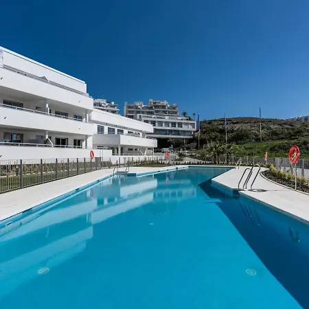 Ultimate - Modern Comfort And Views In Oceana Gardens,