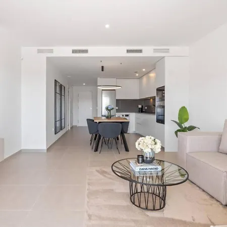 Ultimate - Modern Comfort And Views In Oceana Gardens,