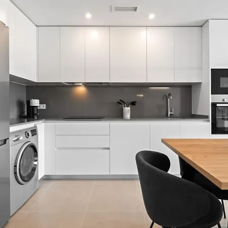 Ultimate - Modern Comfort And Views In Oceana Gardens, 公寓 *