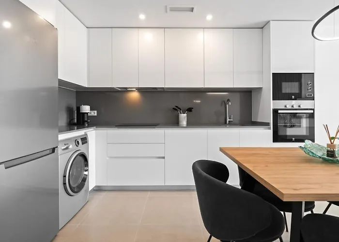 Ultimate - Modern Comfort And Views In Oceana Gardens, Apartment *