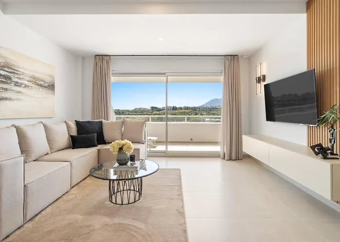 Ultimate - Modern Comfort And Views In Oceana Gardens, アパート エステポナ