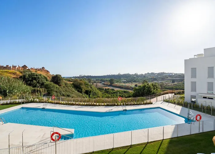 Ultimate - Modern Comfort And Views In Oceana Gardens, Apartment